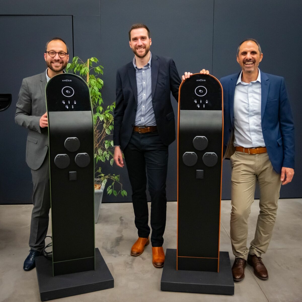 ANYOS déploie MicroSERVER pour assurer la continuité de service de ses bornes de recharge électrique